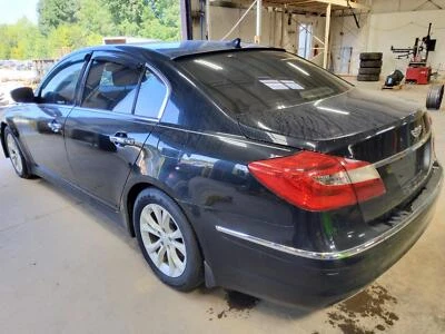 Used Brake Master Cylinder fits: 2013 Hyundai Genesis Sdn Grade A - Image 1 of 4