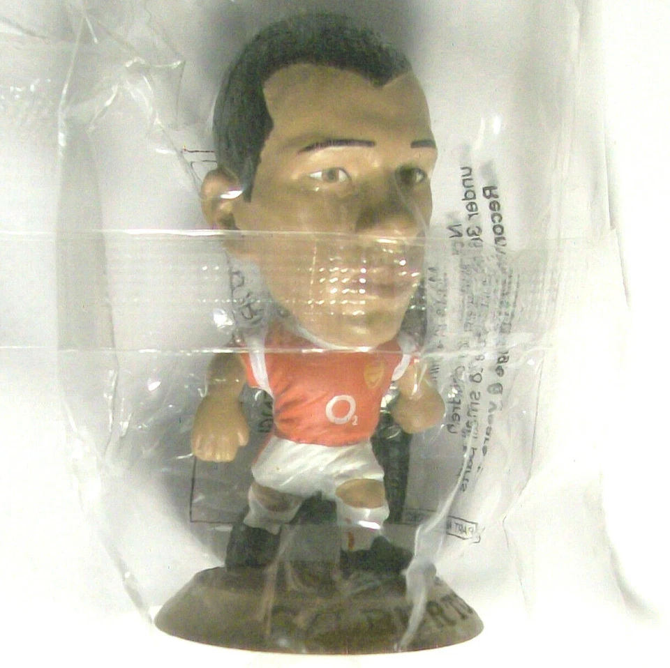 Corinthian Microstars ARSENAL Home GILBERTO MC1688 GOLD BASE - UK Series 7 - Image 1 of 1