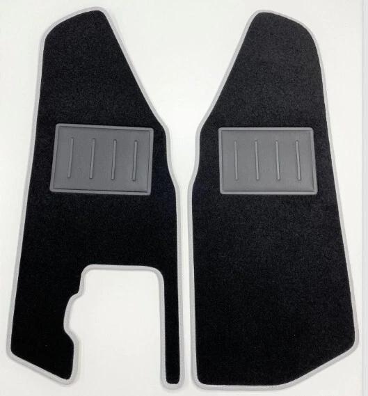 Tappetino auto RENAULT TRAFIC 2014-2024 moquette con battitacco e bottoni