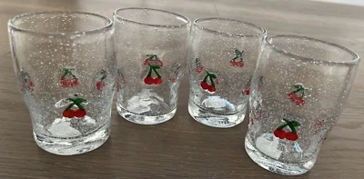Juego de 4 - Vaso burbuja de jugo Anthropologie Icon con cerezas de 4” x 3,75” Foto 1 de 4