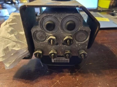 04-06 Yukon XL 1500 ABS Anti-Lock Brake Pump 4x4 active brake control JL4 w/o20" - Image 1 of 4