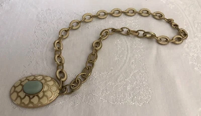 Collar Colgante Cabujón Azul Esmalte Blanco Mate Tono Oro Lia Sophia. #603 Foto 1 de 4