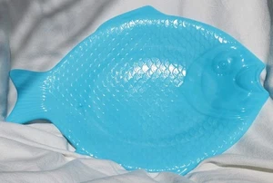 L.E Smith Martha By Mail Blue Milk Glass Fish Platter - 13.5" x 10" - Picture 1 of 6