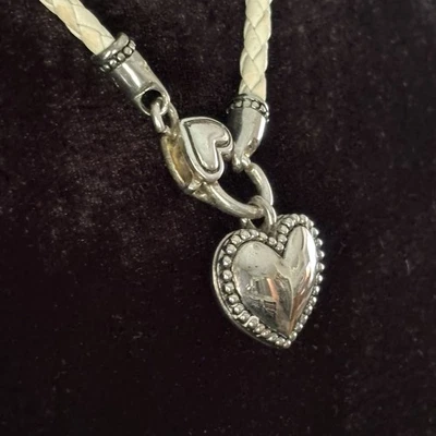 Collar de plata esterlina con corazón soplado trenza de cuero blanco? Cierre Brighton 17" Foto 1 de 4