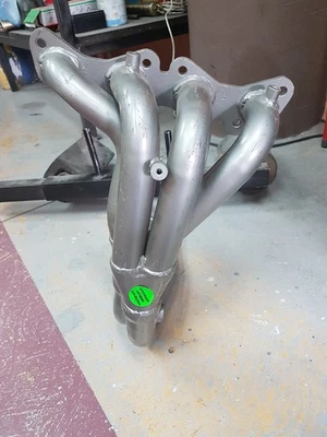 Cabezales de escape Nissan Micra K11. ¡Envío gratis! Foto 1 de 4