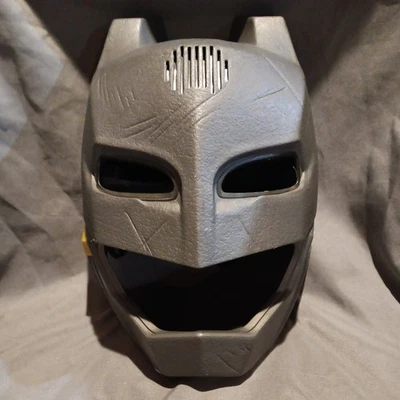 2015 DC Comics Batman Talking Voice Changer Mask with Lights and Sounds (Works) - Image 1 of 4