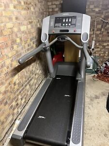 Life Fitness 95ti treadmill