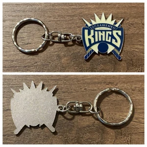 PORTACHIAVI metallo stemma SACRAMENTO KINGS basket NBA Stagione 2024 Fox NUOVO - Picture 1 of 1