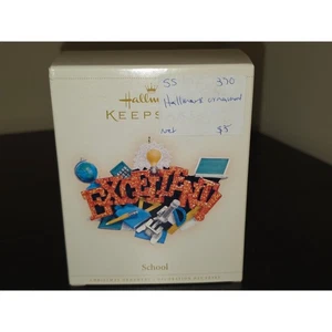 Hallmark School “Excellent” Magnetic/Hanging Keepsake Ornament (2006) school - Picture 1 of 4
