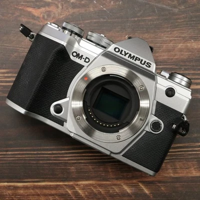 Olympus OM-D E-M5 Mark III Digital Camera Shuttercount 11707 [Excellent+2] #6399 - Image 1 of 4