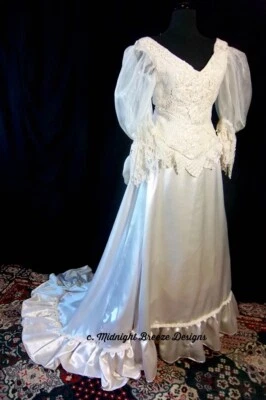 Vestido de Noiva Steampunk Vitoriano EM ESTOQUE - ORIGINAL - Tamanho 8-10 - Imagem 1 de 4