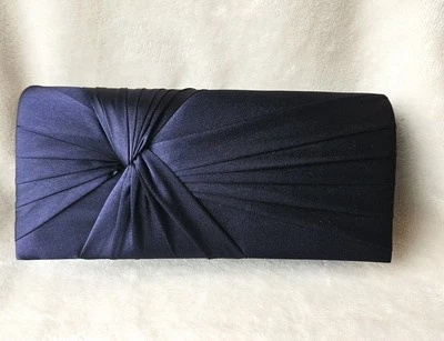 Bolso de Mano Badgley Mischka Originalmente $99 Azul Satinado Foto 1 de 4