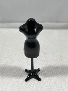 Gusseisen Puppenhaus Kleiderform Maßstab 1:12 Schneiderpuppe 31/2" groß Vintage - Bild 1 von 6