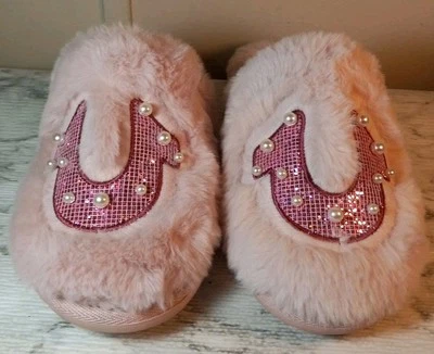 True Religion Pink Glitter Furry Slippers Size Medium (6.5-7.5) Horseshoe Logo - Image 1 of 4