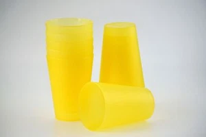100 gelbe Plastik Mehrweg Trinkbecher 0,4 l Partybecher Becher Plastikbecher - Bild 1 von 5