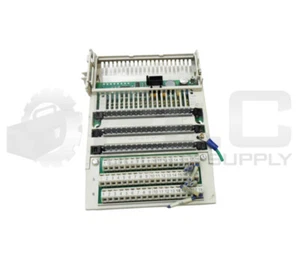 BASE DE E/S SCHNEIDER ELECTRIC 170ADI35000 24VDC 32PT - Imagen 1 de 4