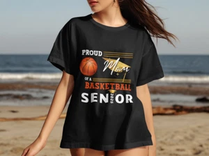 Camiseta Orgullosa de Baloncesto Senior, Regalo para Aficionados a los Deportes, Camisa de Graduación de Escuela Secundaria, - Imagen 1 de 29
