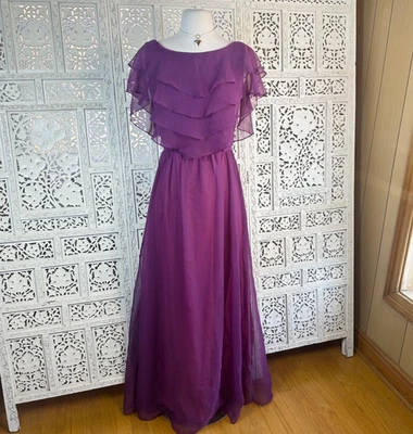 Vestido Largo Vintage Años 70 Púrpura Volantes Fluido Formal Baile de graduación Cóctel Talla Pequeña St Foto 1 de 4