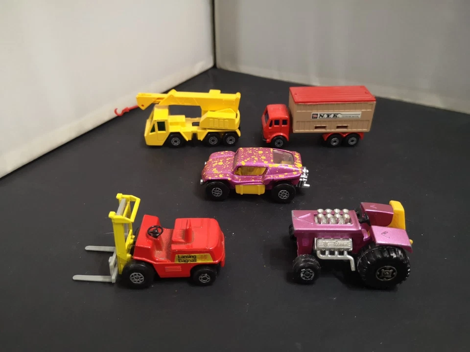 M834-MATCHBOX SUPERFAST LOT OF FIVE MODELS INC CONTAINER TRUCK - Image 1 of 2