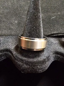 Tungsten Carbide Mens Wedding Band Ring Silver Tone Size 11 - Bild 1 von 3