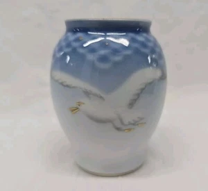 B & G Denmark Bing & Grondahl Porcelain Seagull Vase 2 5/8" Minature Vase  - Picture 1 of 14
