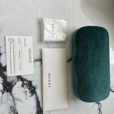 GUCCI Terciopelo Clamshell Verde Auténtico Anteojos/Gafas de Sol Estuche con Tela NUEVO Foto 1 de 4