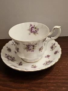 Royal Albert tea cup and saucer Sweet Violets purple teacup England set - Picture 1 of 6