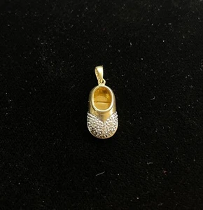 14k Yellow Gold Diamond Baby Shoe Charm/Pendant - Picture 1 of 2