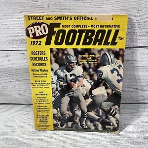 Pro Football 1972 Magazine Most Complete Most Informative Action photos - Foto 1 di 9