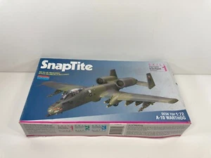 A-10 Warthog Desk Top 1:72 Model Monogram Snaptite - Picture 1 of 11
