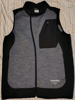 耐克 X Undercover Gyakusou Spacer Tech 网眼保温背心 658479-071 男式大号 — 第 1/4 张图片