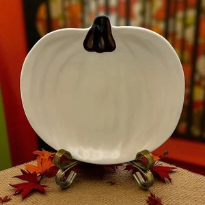 Juego de platos Pottery Barn Pumpkin Barbara Eigler marfil blanco otoño acción de gracias /4 - Imagen 1 de 5
