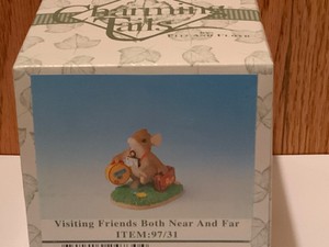 Charming Tails “Visiting Friends Both Near And Far" * Mouse Figurine New 97/31