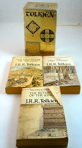 "J.R.R.Tolkien" "The Hobbit" by Ballantine Books in Slipcase 1978 - Picture 1 of 9