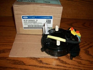 FORD OEM ML3Z14A664B COVER AND CONTACT PL ML3Z-14A664-B-NIB-Ships FREE - Picture 1 of 1