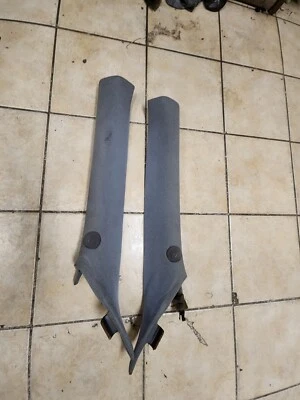 1999 2000 01 02 03 2004 Cadillac Sevilla izquierda derecha A Pillars 25717523 25717522 Foto 1 de 4