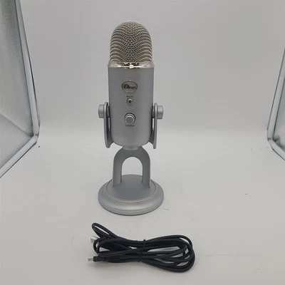 Blue Yeti Professional USB Microphone 988-000103 - Silver - Image 1 of 4