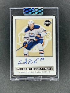 2024-25 Upper Deck Clear Cut Vincent Desharnais Vintage Auto Vancouver Canucks - Bild 1 von 2