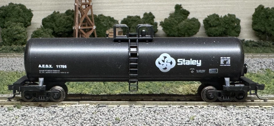 N Scale - Roundhouse 8452 Staley 50' Modern Tank Car AESX11786 N13070 - Image 1 of 1