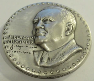 ESCASO 1972 J. Edgar Hoover FBI Alto Relieve 0,999 Plata 4,33 Oz Troya MACO - Imagen 1 de 2