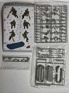 Dragon # 6076 German Sturmpioniere W/ Assault Raft 1/35 Scale Model Kit - Picture 1 of 6