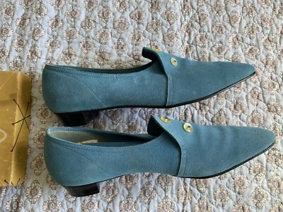 Impresionantes zapatos vintage años 50 gamuza azul cielo tacón bajo talla 8N con original Caja Foto 1 de 4