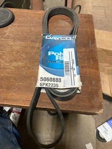 NEW! Dayco 5060880 Serpentine Belt Dayco Poly Rib Quite Design - Foto 1 di 3