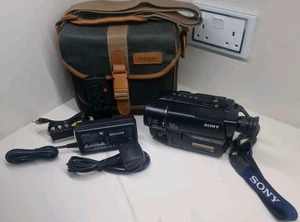 Sony CCD-TRV27E Video8 Tape Digital Video Camera HANDYCAM Working SET - Picture 1 of 9