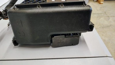 Fuse Box Engine Sedan Fits 05-09 VOLVO 60 SERIES 2242 - Image 1 of 4