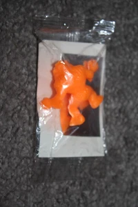 VINTAGE MONSTER IN MY POCKET #24 WINDIGO NEON ORANGE COLOR Mimp - Bild 1 von 4