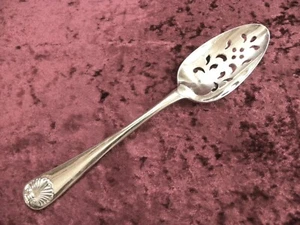 WILLIAMSBURG ROYAL SHELL Large Pierced Serving Spoon Kirk Stieff Stainless JAPAN - Picture 1 of 3