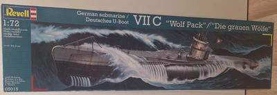 Revell 05015 Sottomarino tedesco VII C Wolf Pack Die Grauen Wolf 1:72... - Immagine 1 di 4