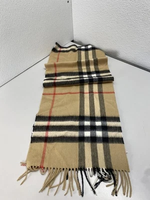 Bufanda con flecos de cachemir a cuadros gigantes Burberry para mujer talla OS archivo beige Foto 1 de 4