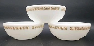 3 ciotole vintage Pyrex modello Tiburon - Foto 1 di 12